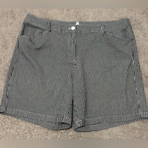 Jones New York Stretch Striped Shorts 18W